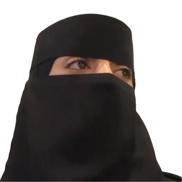 عائشة ال هاشم